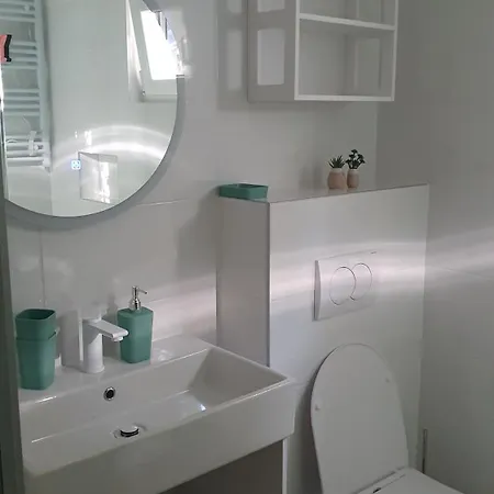 Different Colours 실로