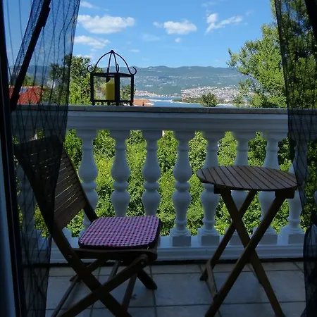 Different Colours 아파트 실로