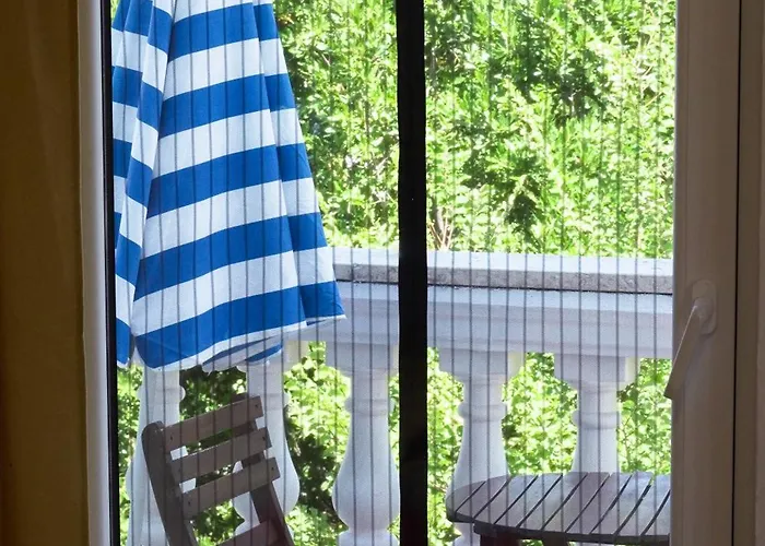 Different Colours 아파트