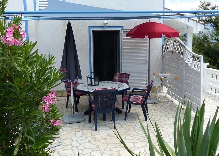 Different Colours 아파트